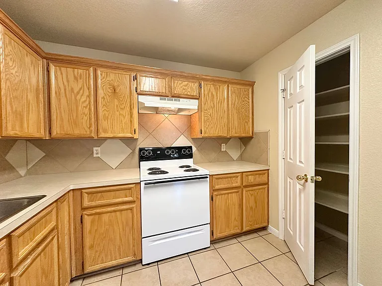 4300 Elms Run Cir — Photo 9