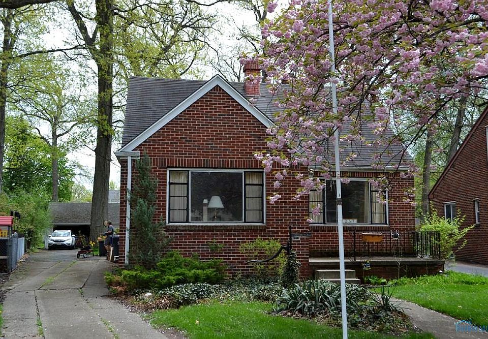 1st image of 2237 Westbrook Dr