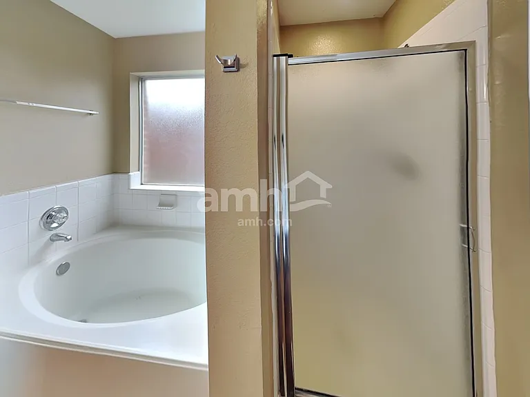 9618 Lasbury Dr — Photo 17