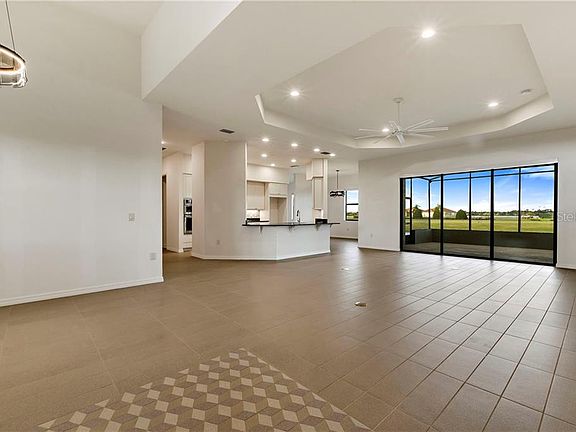 4th image of 1036 Sawgrass Dr