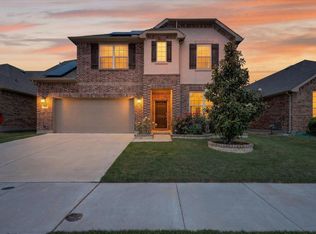 940 Crest Breeze Dr, Haslet, TX 76052