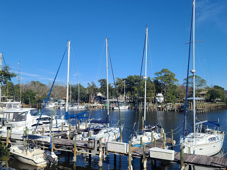 1st image of 300 Yacht Club Dr Unit 2