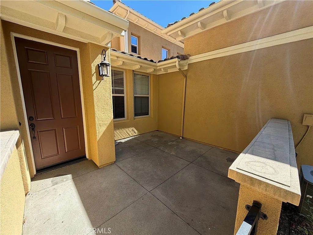 2 bed, 2.5 bath, 1364 sqft, $3,950 — Photo 3
