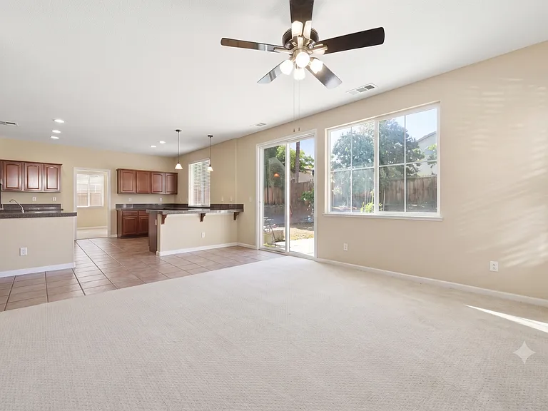 4501 Thoroughbred Ct — Photo 6