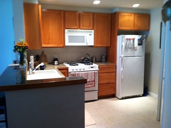 3rd image of 2607 Western Ave APT 312
