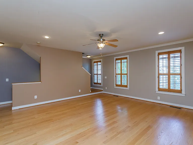 154 Brookwood Dr — Photo 12