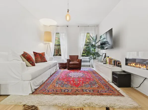 512 East 83rd Street 2A image 3 of 14