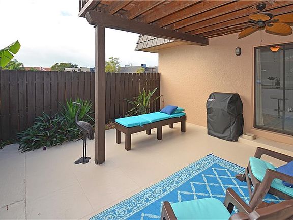 4th image of 14527 Catalina Cir