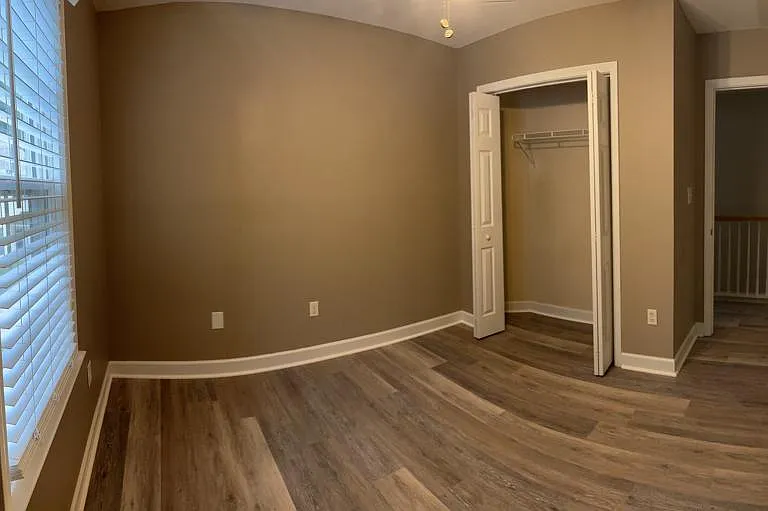 2240 Trailwood Valley Cir — Photo 2