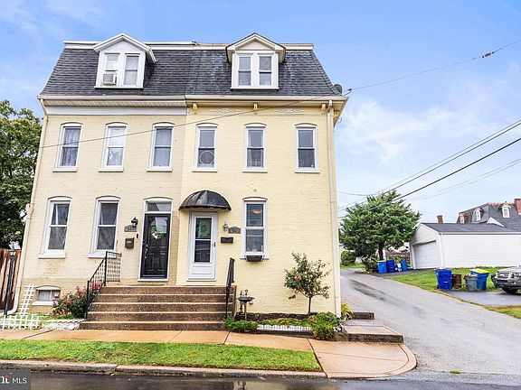 3rd image of 613 Ridge Ave
