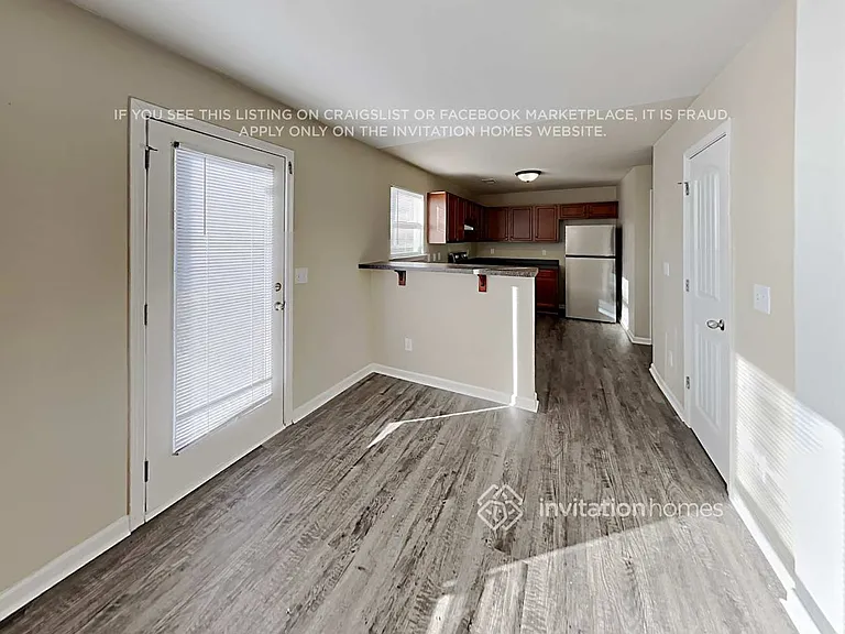 117 Rockefeller Ln — Photo 6