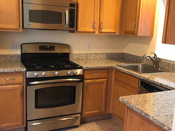 3rd image of 103 Adamecs Way