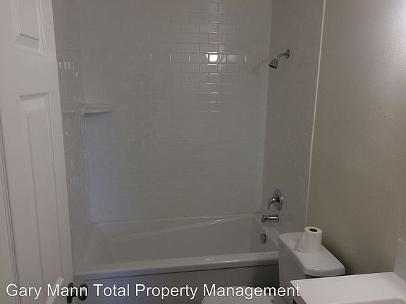 4th image of 308 W Knolls Vista Dr