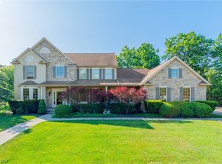 657 Bridgeside Dr, Avon Lake, OH 44012