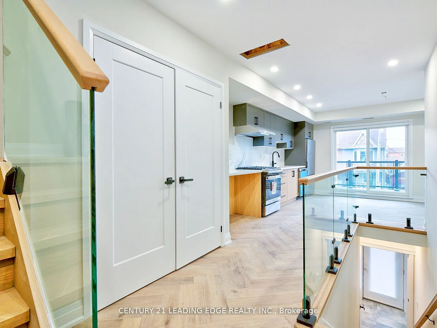 2 bed, $2,600 — Photo 1