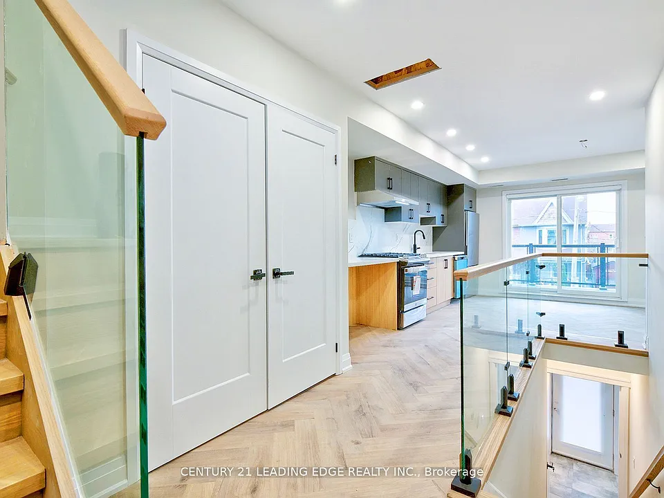 53 Boon Ave #2