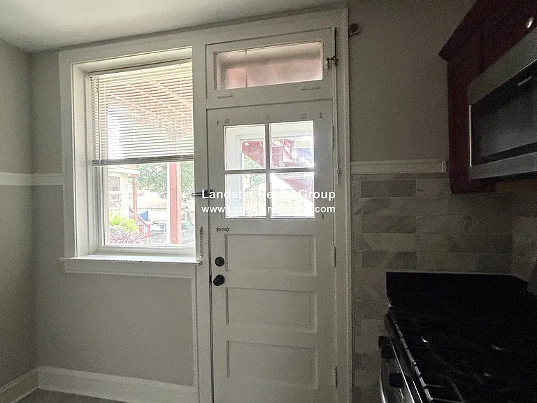 2905 N Kilbourn Ave #1 — Photo 18