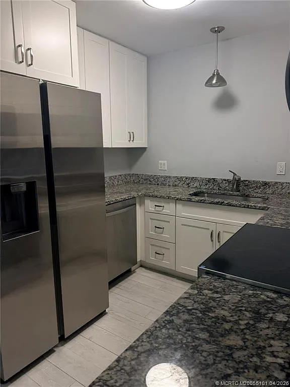 2 bed, 2.0 bath, 876 sqft, $1,750 — Photo 4
