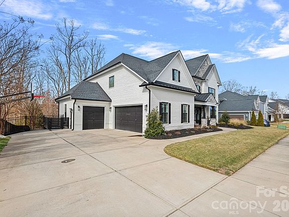 3rd image of 18401 Doves Crest Rd