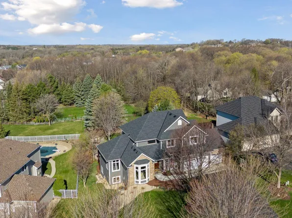 7420 Fawn Hill Rd, Chanhassen, MN 55317