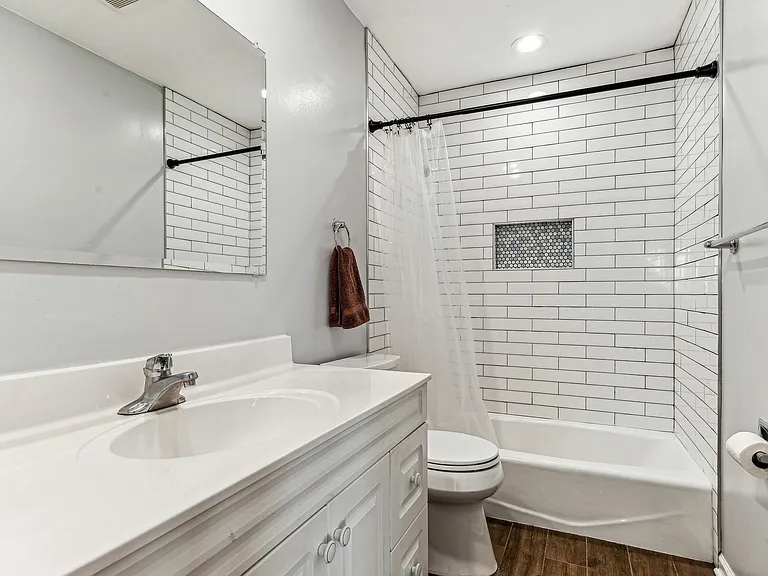 8951 Skokie Blvd #3 — Photo 10
