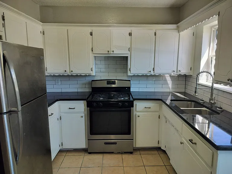 301 N University Dr #7 — Photo 3