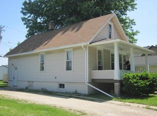 1117 S Broadway St, Green Bay, WI 54304