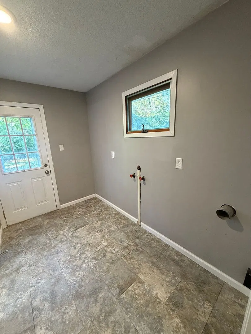 3431 Euclid - 3 Bedroom, 2 Bathroom Home with 1 Car Garage - $1,395 — Photo 4