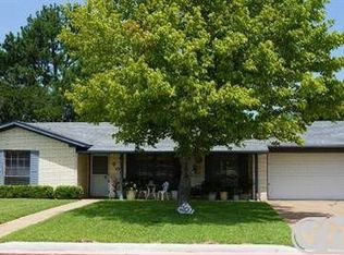 207 Juanita Ave, Wills Point, TX 75169