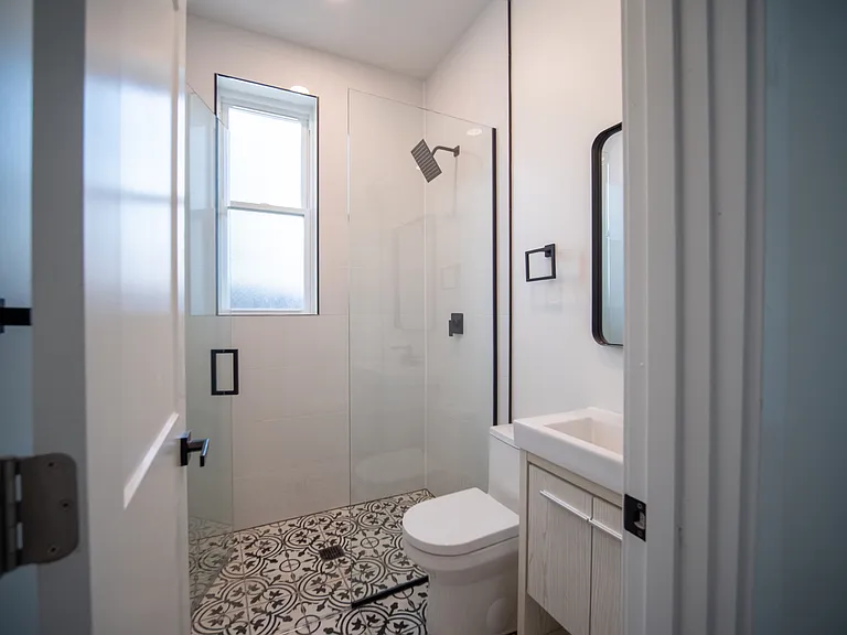 2753 W Chicago Ave #1 — Photo 8