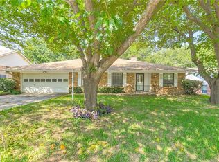 628 NW Chisholm Rd, Burleson, TX 76028