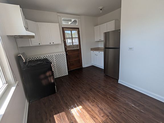 3rd image of 4916 N Karlov Ave #2A