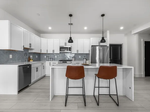 74 Burt St #201, Dorchester Center, MA 02124