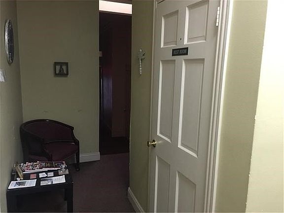 4th image of 4932 Prytania St