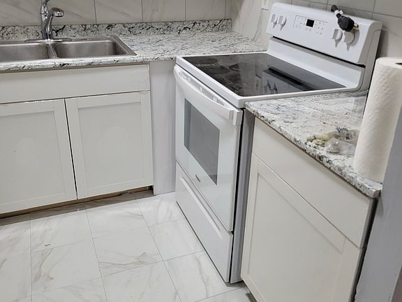 2nd image of 340 W Washington St APT A1