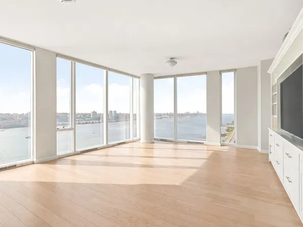 10 Riverside Blvd APT 30B, New York, NY 10069