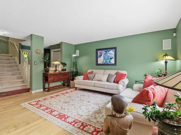 8311 11th Ave SW, Edmonton, AB T6X 1E3