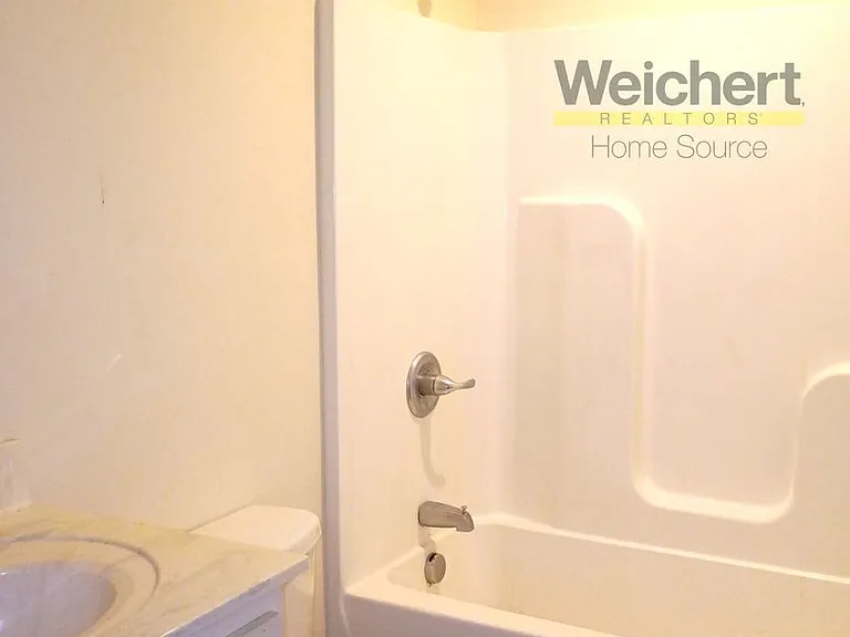 504 W Baldwin St — Photo 6