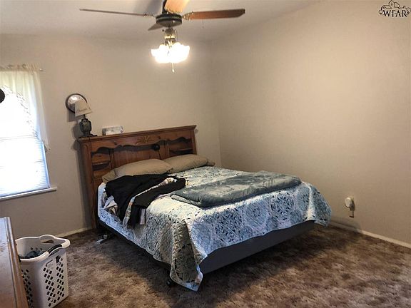 2nd image of 408 E Ida Ave