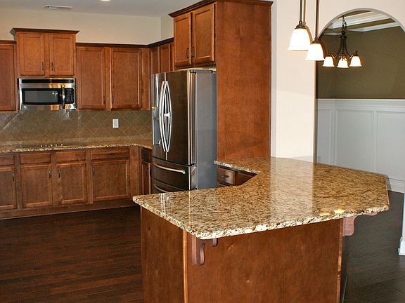 4th image of 2822 McManus Cir