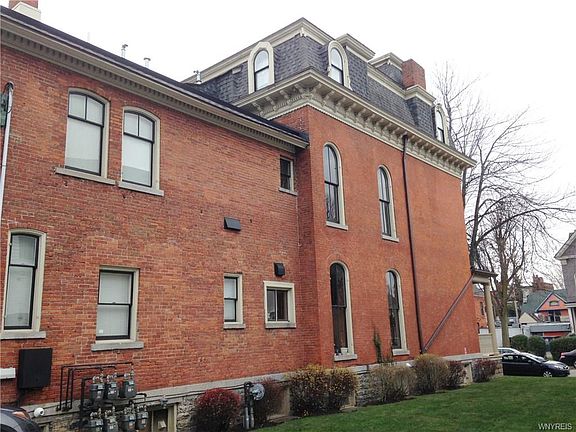 4th image of 441 Franklin St #1
