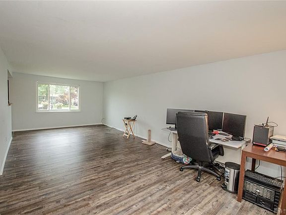 3rd image of 7637 Blackshear Dr