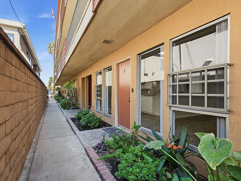 115 Redondo Ave #3 — Photo 28