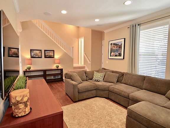 4th image of 104 Sotocastle Ln
