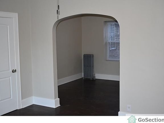 3rd image of 105 E 77th St #1E