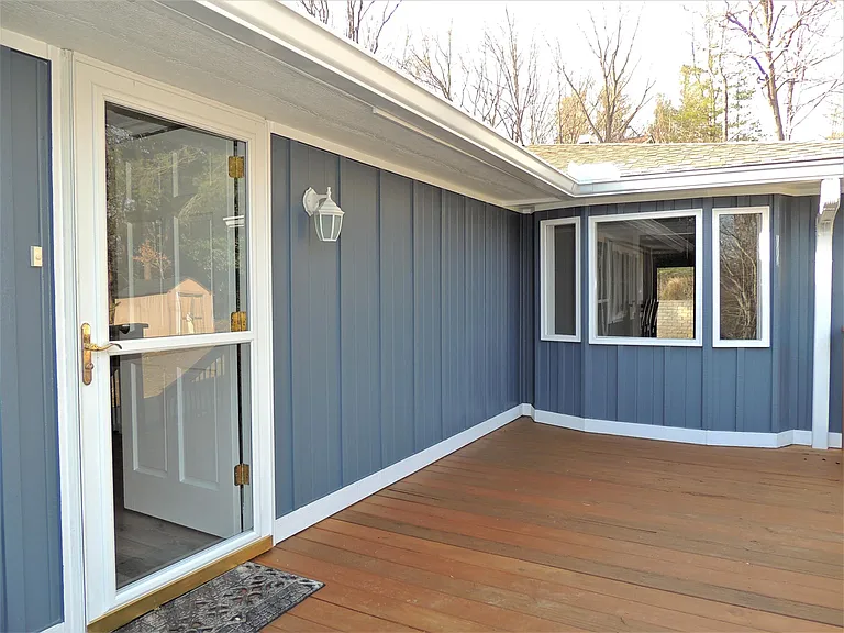 4 Weston Ln — Photo 3