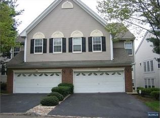 124 Bobolink Ct, Wayne, NJ 07470