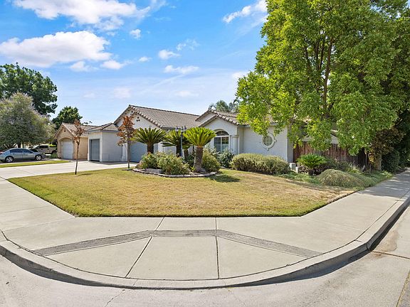 4th image of 1547 W Claridge Court