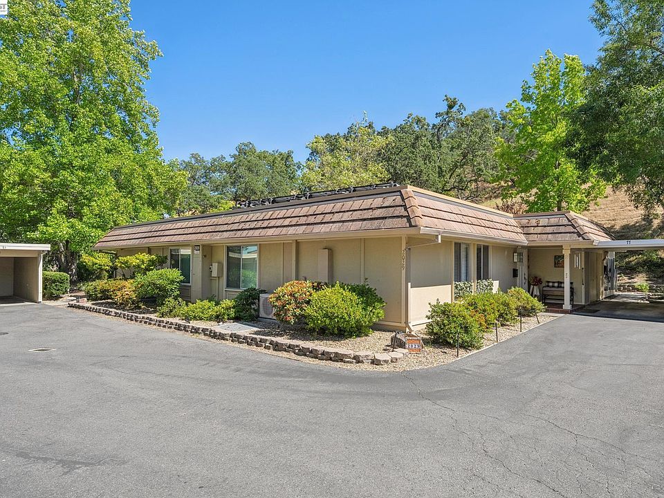 1st image of 2029 Ptarmigan Dr APT 2