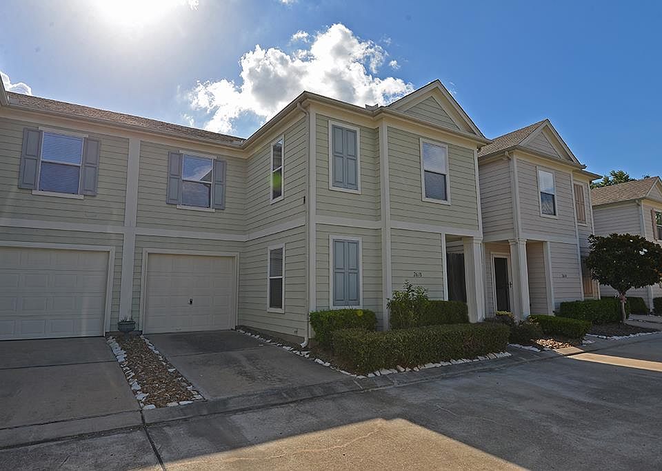 1st image of 2618 Woodridge Manor Dr